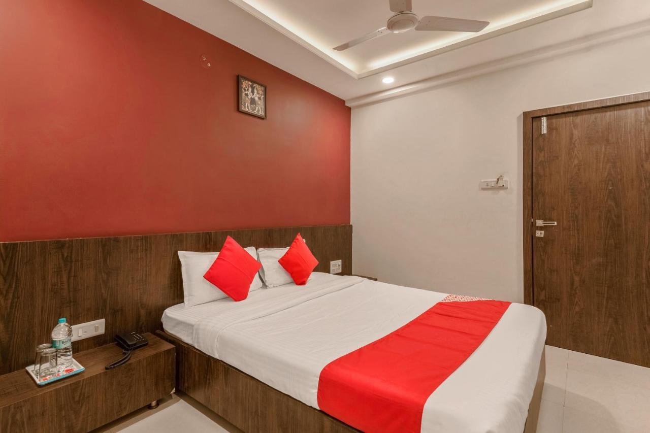 Oyo Flagship 19196 Shree Sai Niladri Residency Shirdi Extérieur photo